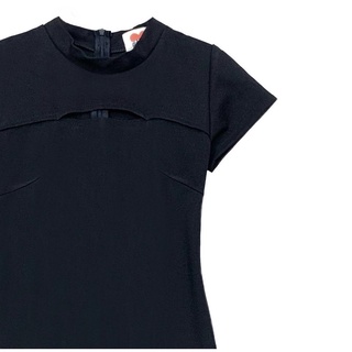 Váy Cut-out body da lộn / uni