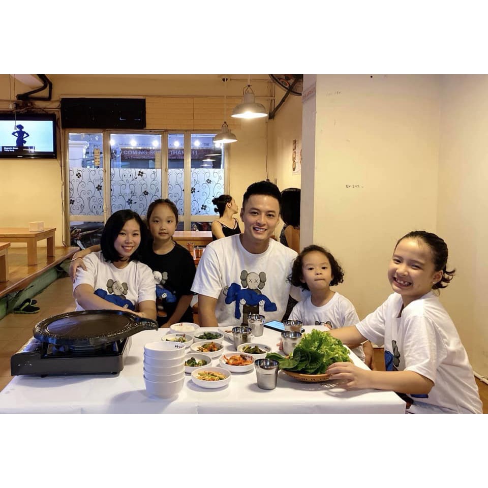 Áo thun Kaws Đoàn Văn Hậu