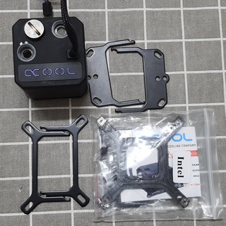 Bơm tản nhiệt nước AIO Alphacool Eisbaer Solo