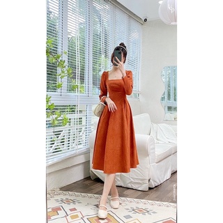 Váy nhung tăm chấm bi cổ vuông