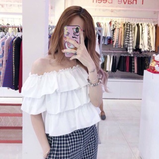 Áo trễ vai 3 tầng.