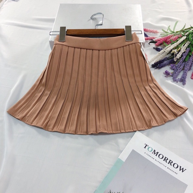 Chân váy dập ly 1 tầng ngắn, vải tuyết mưa có may kèm quần bên trong | BigBuy360 - bigbuy360.vn