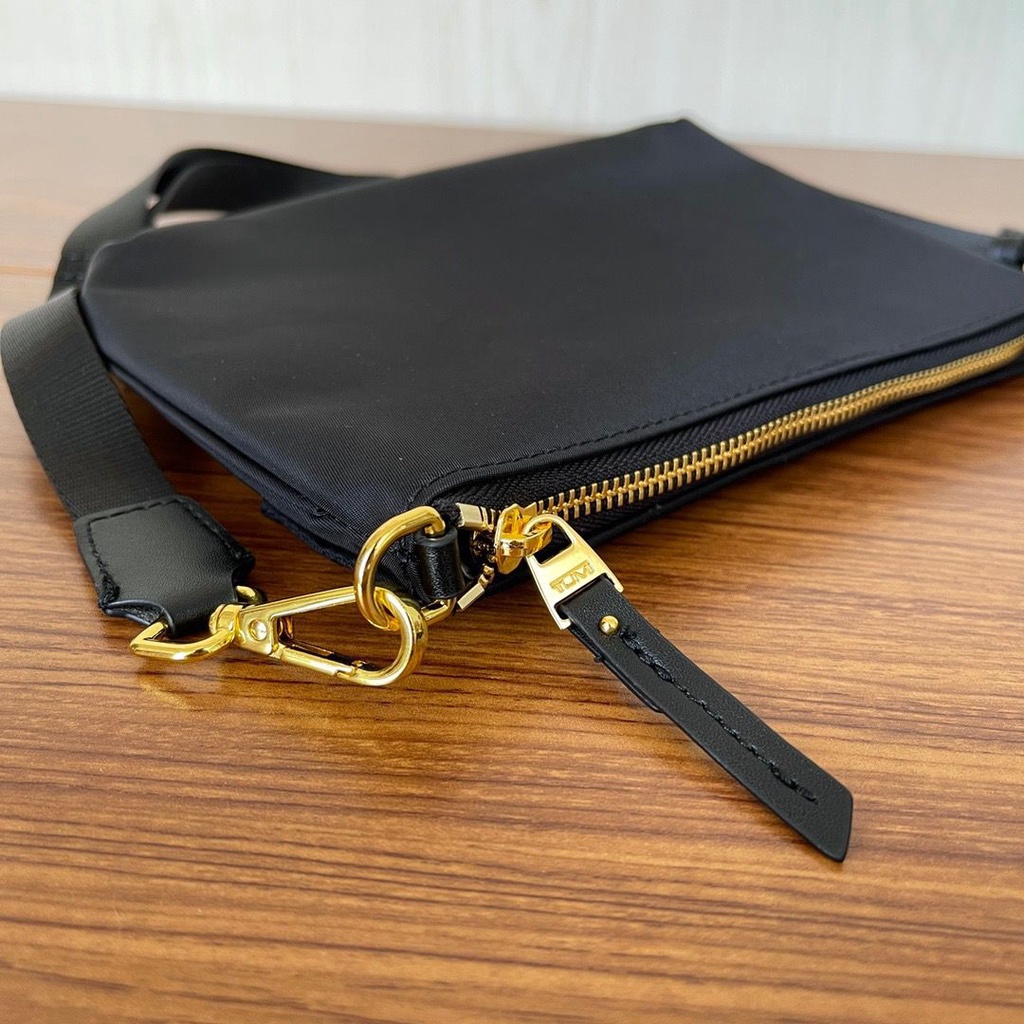 Tumi TUMI TUMI4934770Túi Đeo Chéo Một Dây Vista Series Với Nhiều Chức Năng Thiết Kế Cho Nữ.