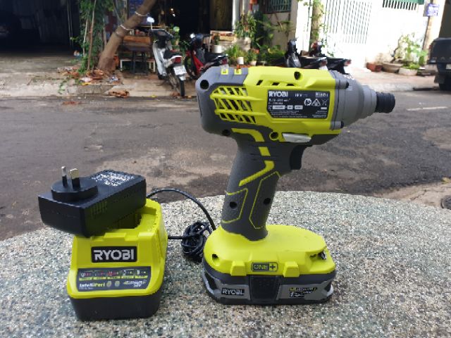 Bắt vít Ryobi 95% R18ID1