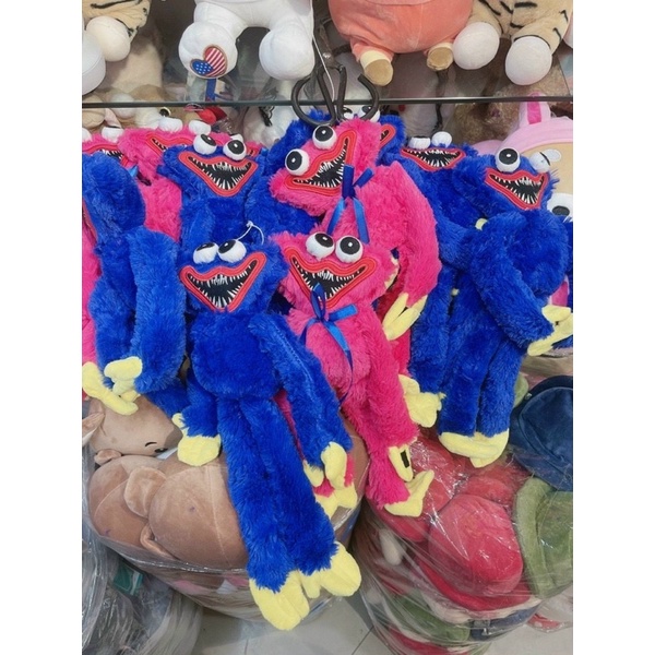 Huggy Wuggy bằng bông - nhân vật trong game Popy Playtime  đang rất thu hút các bạn nhỏ