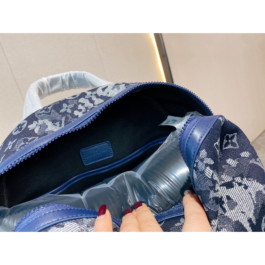 Louis Vuitton spot LV ba lô thể thao / túi thời trang / túi sang trọng dung lượng lớn / túi messenger