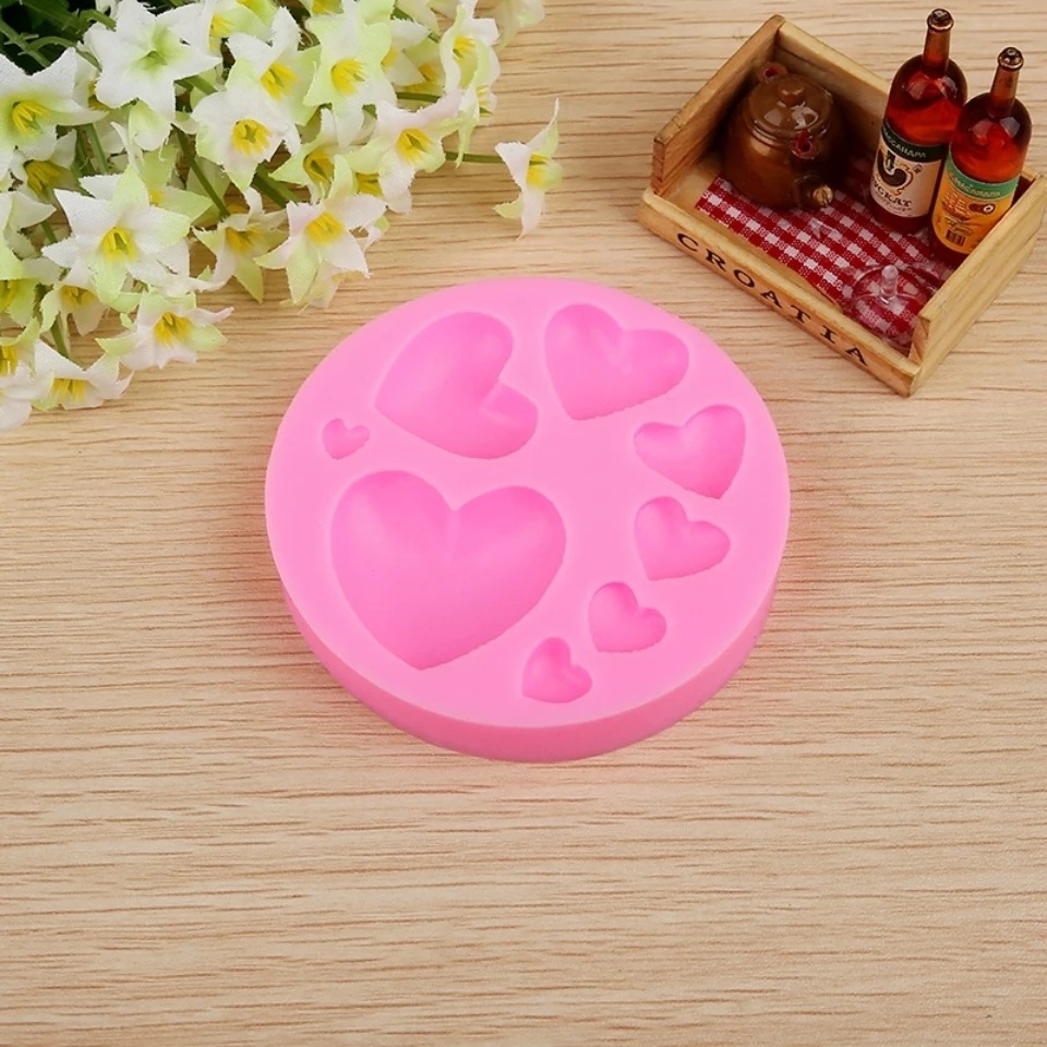 Khuôn silicon làm bánh kẹo sô cô la hình trái tim 3D DIY