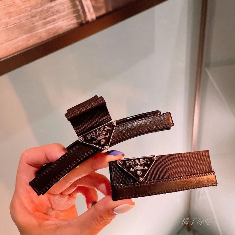 Kẹp Tóc Da Hình Cá Mập Xinh Xắn Cho Nữ