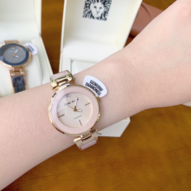 Đồng hồ nữ ANNE KLEIN model AK/2512LPGB dáng kiềng