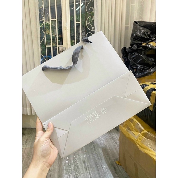 Túi Giấy Mua Kèm Đựng Túi Xách Làm Quà Tặng