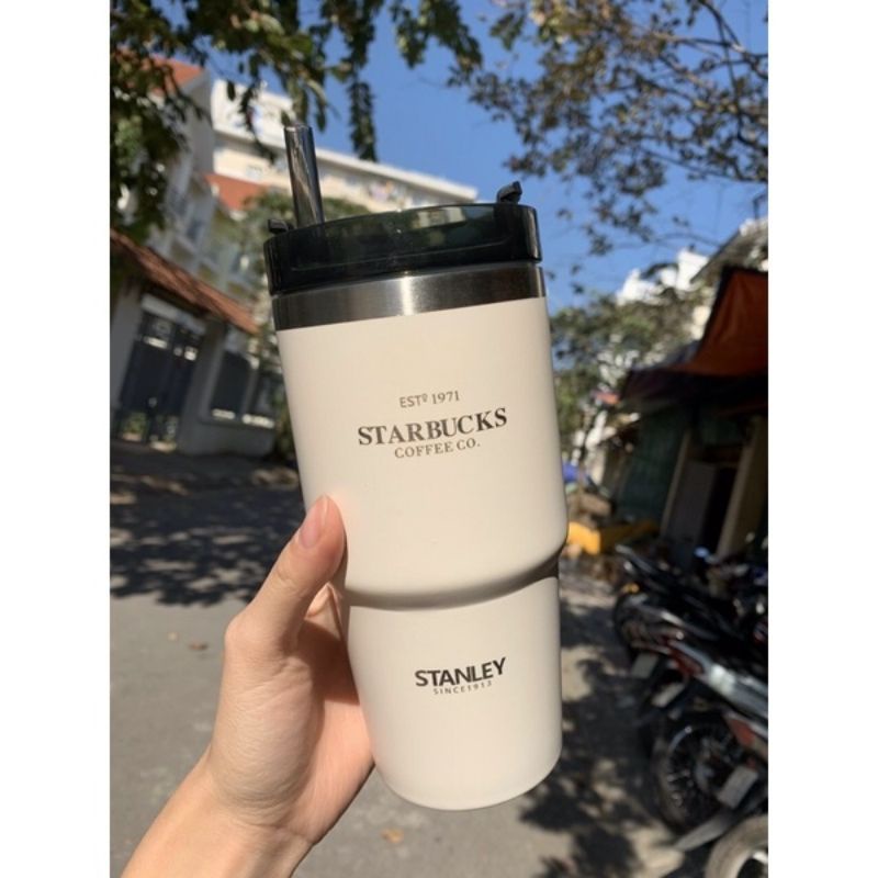 Lý giữ nhiệt starbucks stanley tặng kèm vòi hút
