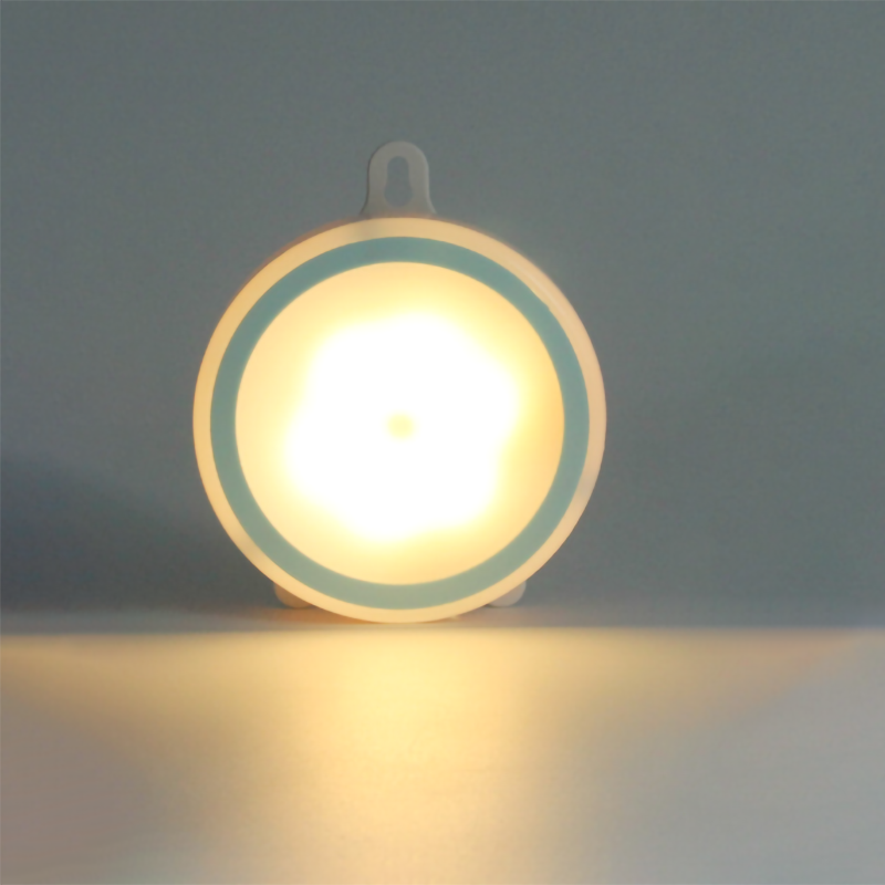 Đèn LED cảm ứng không dây 0.6W 3 bóng ánh sáng trắng/vàng