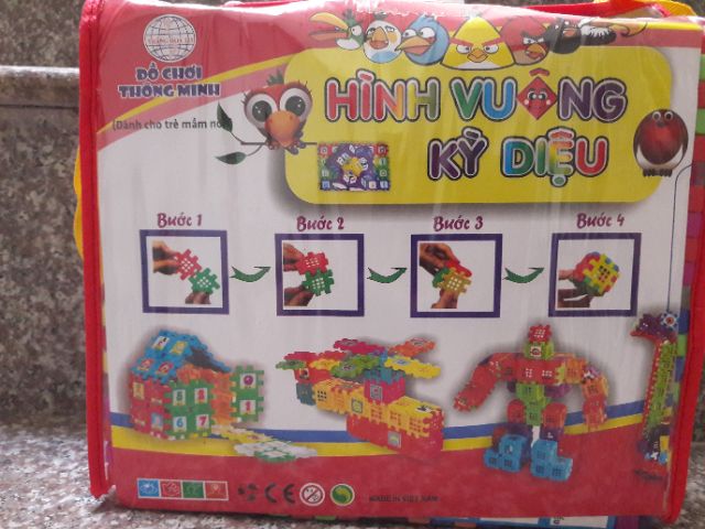 Xếp hình cho bé