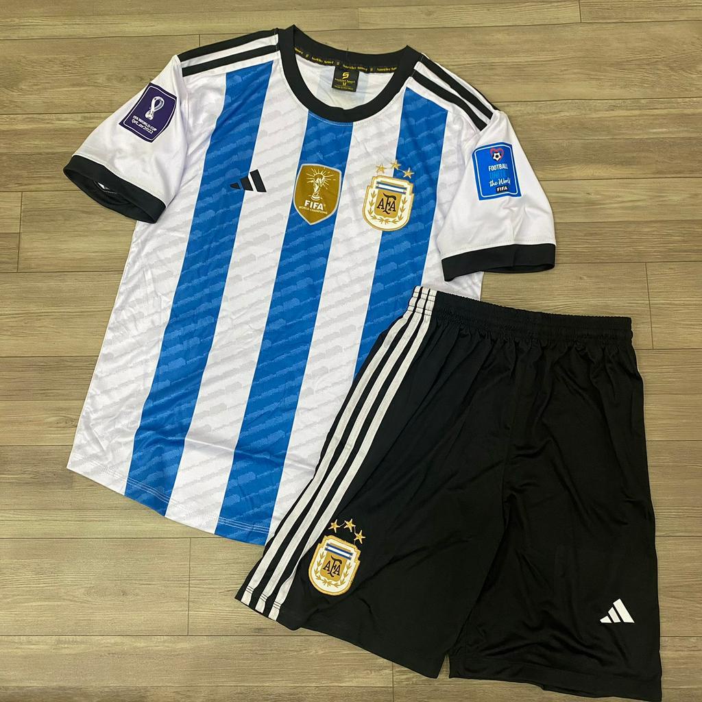 Bộ quần áo bóng đá Argentina sọc trắng xanh SV có logo WC2022 3sao