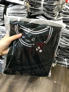 Váy len tăm viền cổ