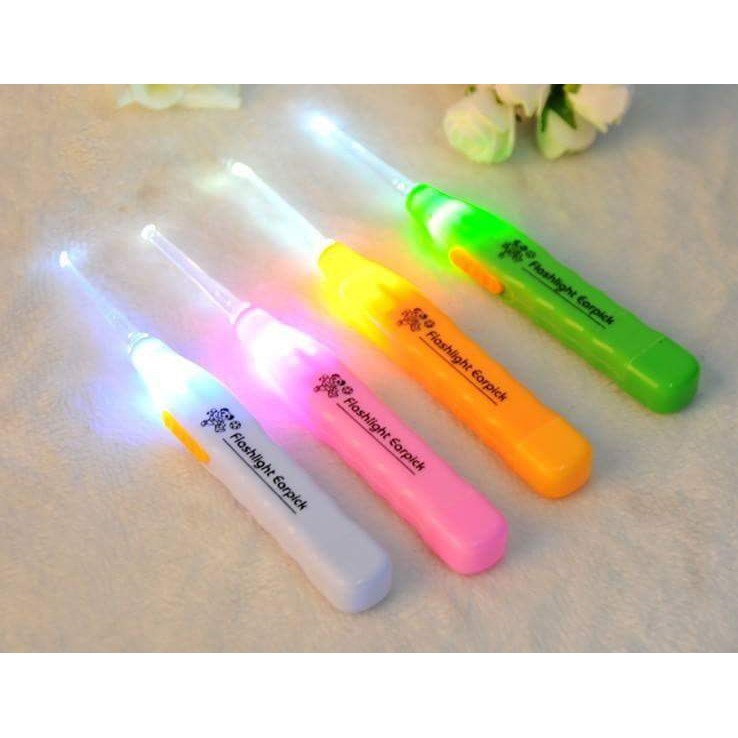 Lấy ráy  tai có đèn cho bé