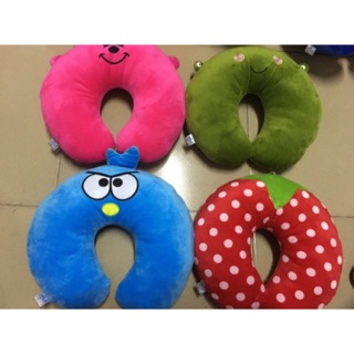 Gối chữ U đi xe ô tô