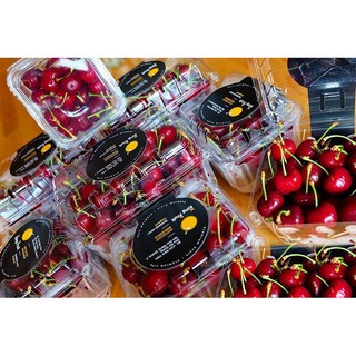 Hộp  P1000B  nhựa18.5 x 12.2 x 12.8 cm trong đựng trái cây hộp nho cherry nấm có lỗ thoát khí