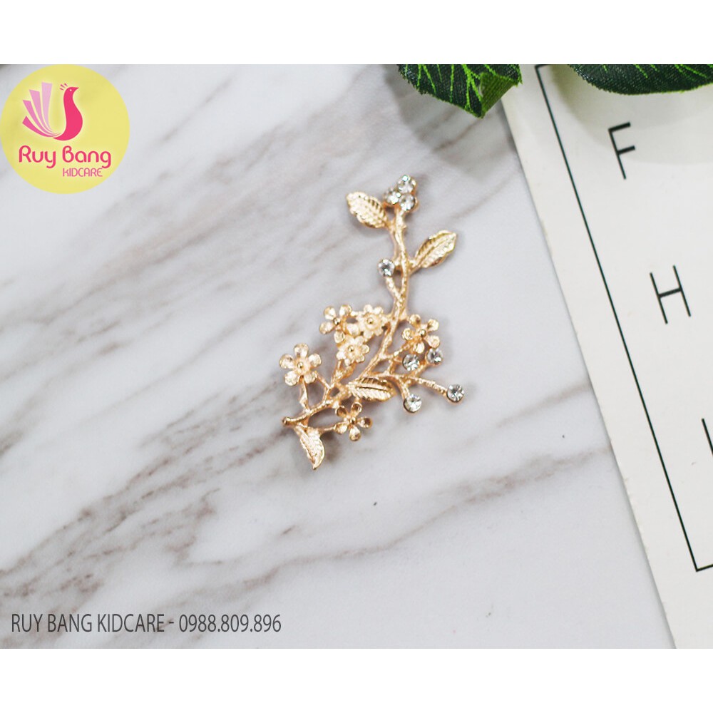 [Mã SKAMLTSM9 giảm 10% đơn 99K] Cành lá kim loại, center đá đính hoa vải handmade