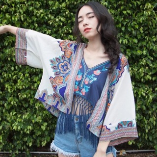 Áo khoác tay lỡ boho dáng ngắn