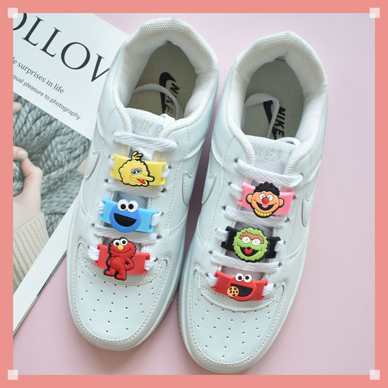 Phụ Kiện Trang Trí Dây Giày Hình Chiếc Giày Thể Thao Màu Trắng Nhỏ Cá Tính Sáng Tạo Kiểu Mới