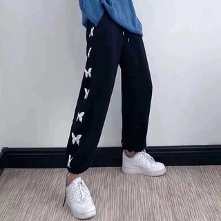 Quần thể thao cá tính
