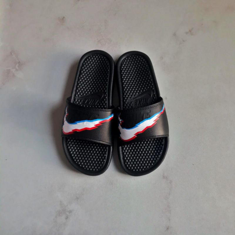 Giày Thể Thao Nike Benassi Trượt Năng Động Cá Tính Đen