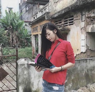 Giày cnk xinh và hoa anh thảo