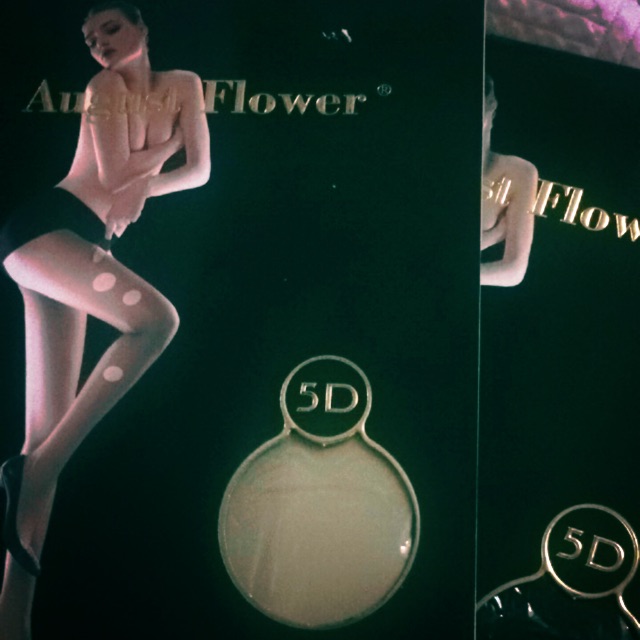 Quần tất August flower