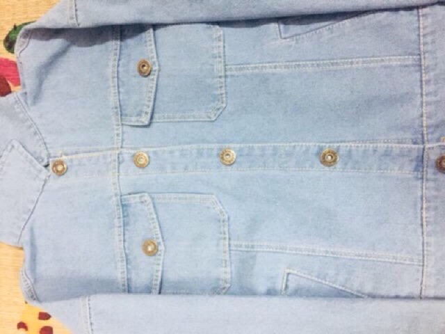 Áo khoác jean nữ Haly xanh nhạt 4 túi form rộng BB097