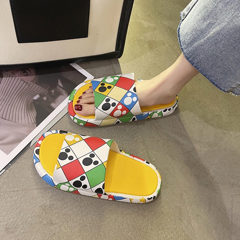 Dép Sandal Đi Trong Nhà Đế Dày Chống Trượt Họa Tiết Gấu Hoạt Hình Dễ Thương Dành Cho Nữ