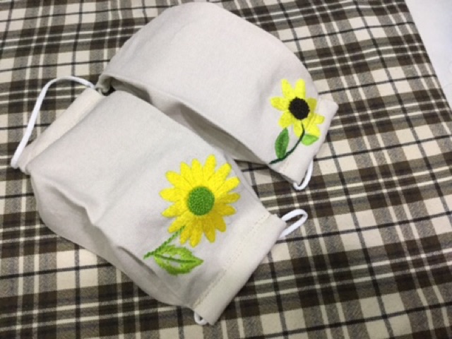 Khẩu trang vải Linen 3D họa tiết thêu tay | BigBuy360 - bigbuy360.vn