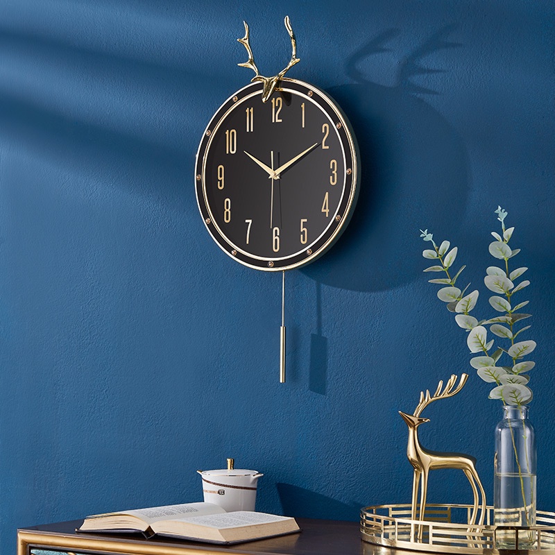 Đồng hồ treo tường đầu hươu lắc trụ SENCOM, đồng hồ trang trí decor mạ vàng luxury - E11