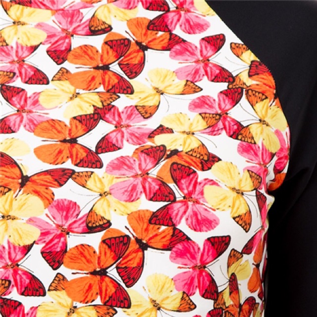 Set bơi dài tay họa tiết bướm hồng phối đen size M, L | BigBuy360 - bigbuy360.vn