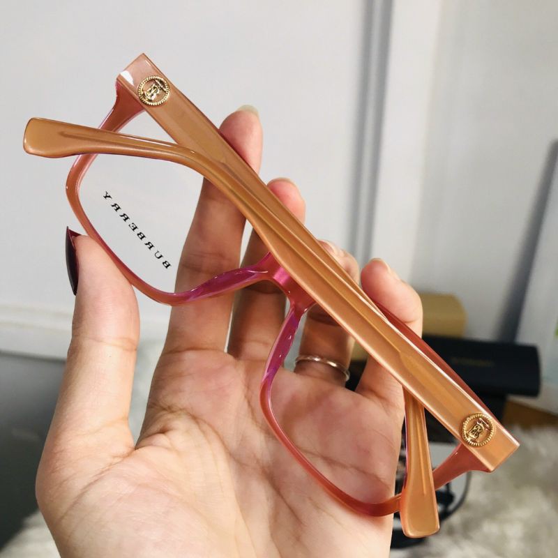 Kính Burberry