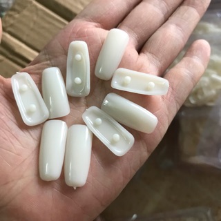 Hộp móng giả gắn dụng cụ để tập làm nail