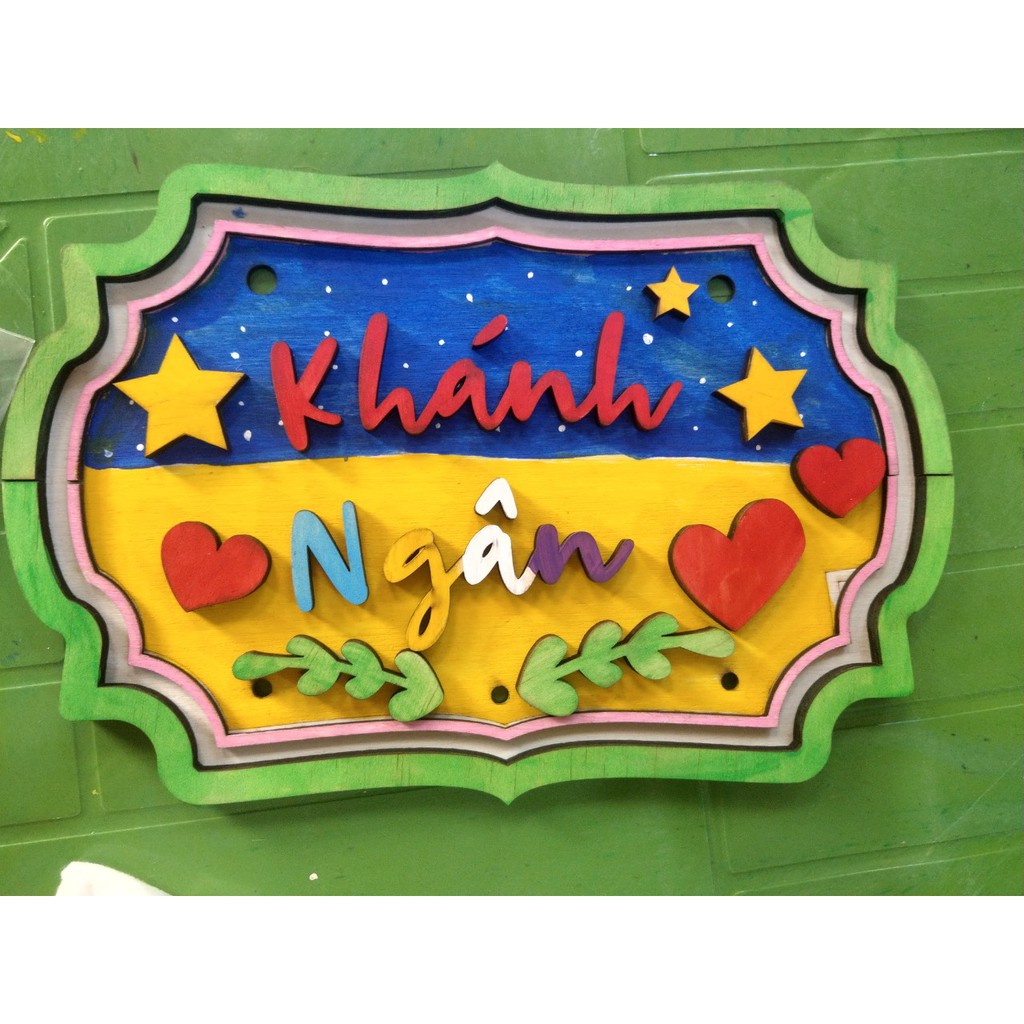 Bảng tên gỗ khắc tên bé theo yêu cầu, bảng tên trang trí phòng