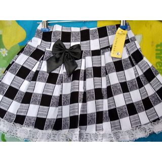 Chân váy xếp ly bé gái , sz mẫu đen 1-5, kẻ smlxl cho bé 11-26kg , bên trong có lớp quần mỏng , vải có giãn thoải mái