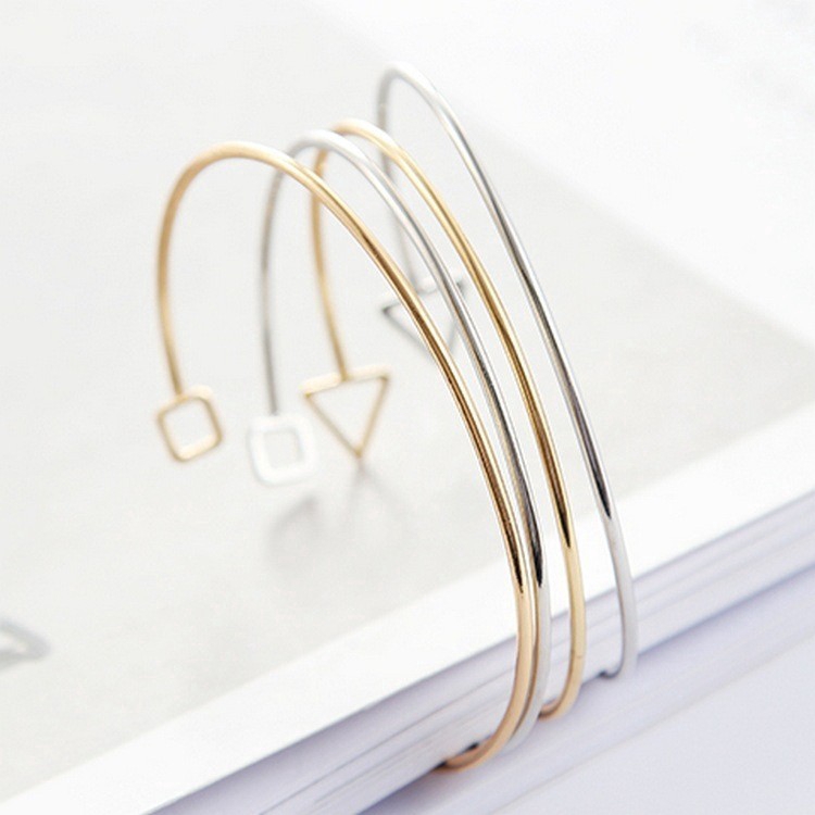 Vòng tay hợp kim mở nhỏ xinh dễ thương dành cho nữ | BigBuy360 - bigbuy360.vn