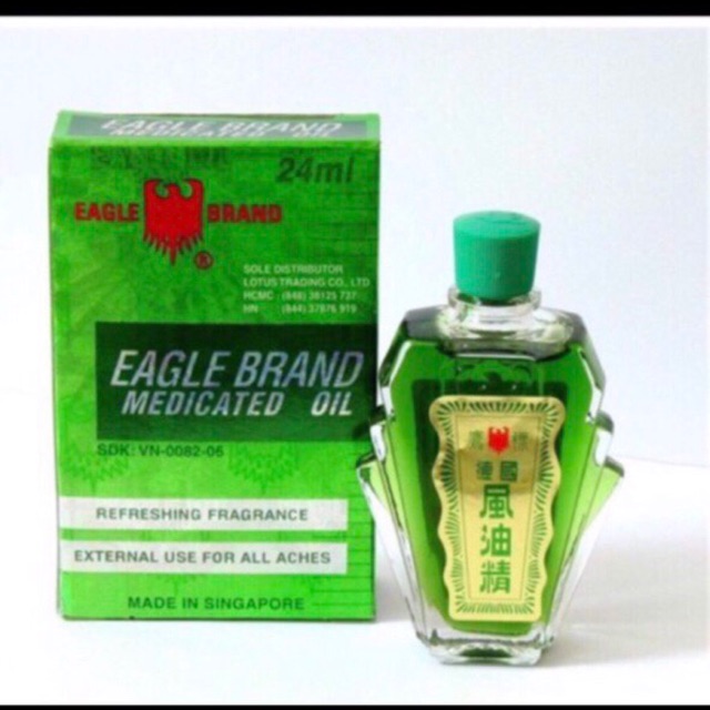 Lố 12 chai Dầu Gió Nước Xanh 2 Nắp SingaPore Eagle Brand 24ml