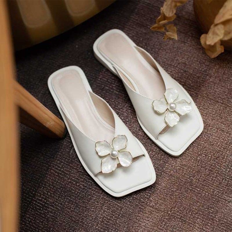 Dép nữ đế bằng quai ngang bản rộng hoa mai đính ngọc hàng quảng châu cao cấp DNQC-MINHTUYETSHOES