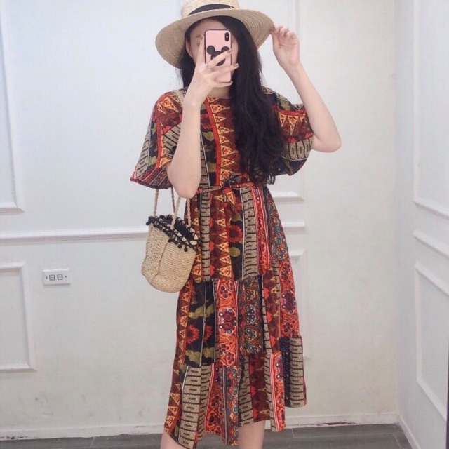 Váy hoạ tiết thổ cẩm