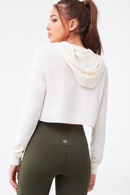 Áo croptop f2.1 form rộng và quần biker Cham.pi.on mẫu mới