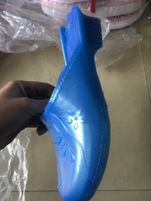 Sục nhựa cho mẹ cho bà