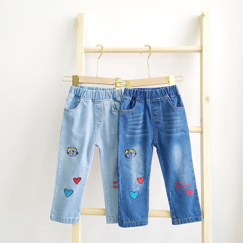 Quần Jeans Thêu Hình Cho Bé