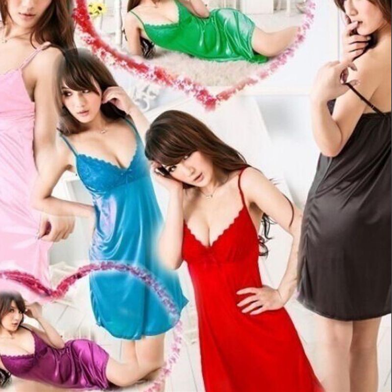 Đầm ngủ dây sát nách thiết kế quyến rũ cho phái nữ