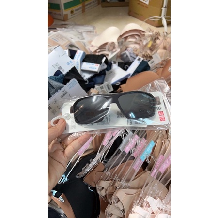 Kính chống tia UV Uniqlo Nhật Bản