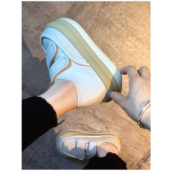 Giày Sneaker Đế Dày Phong Cách Mới Trọng Lượng Nhẹ Thoải Mái Dễ Phối Đồ Cho Nữ