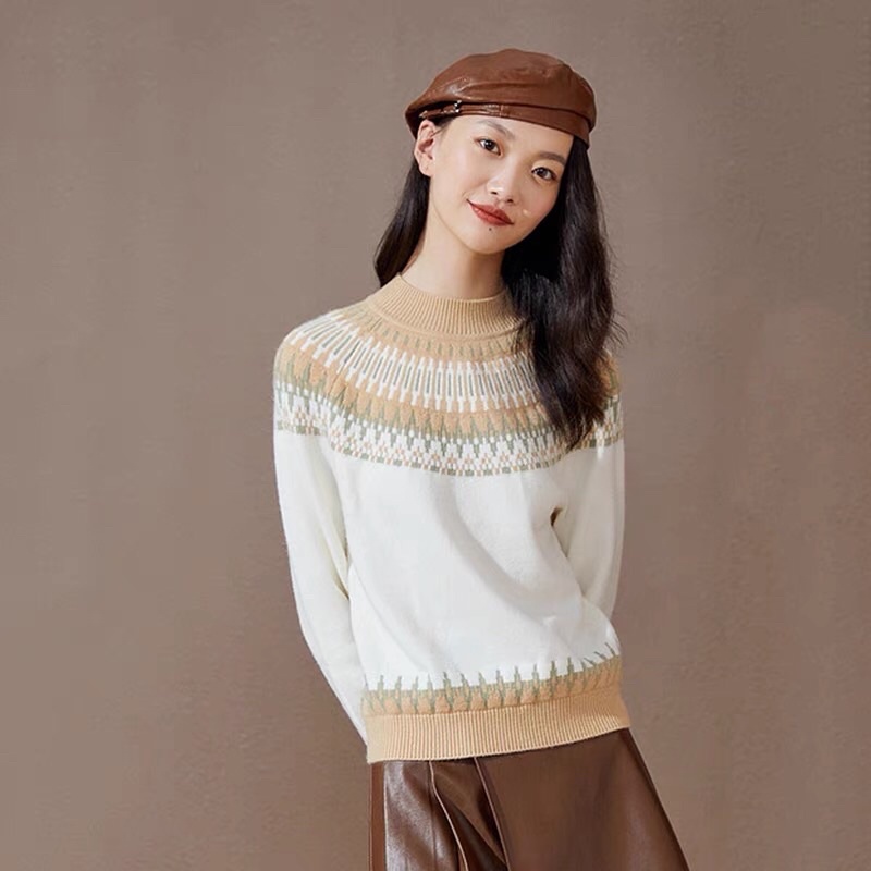 Áo len trắng phối nâu