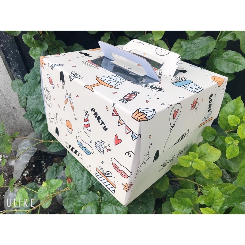 Hộp bánh kem Party(gồm đế) - size 20x20x16cm - 10 hộp